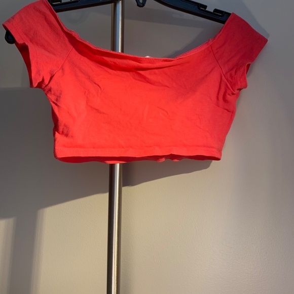 off the should crop top - Picture 2 of 2